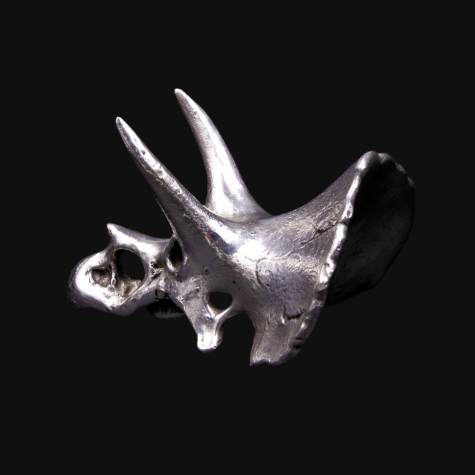 Triceratops Skull - SignalOaks Silver Statue